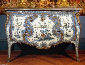 http://img.nnov.org/data/myupload/6/437/6437283/matthieu-criaerd-commode-painted-in-vernis-martin-2--s.jpg